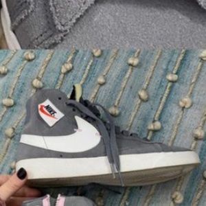 Nike high tops size 8.5